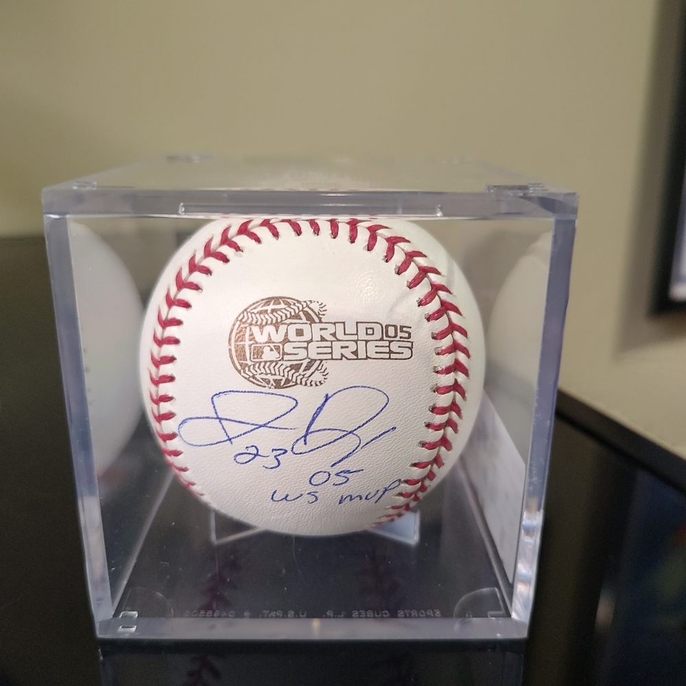 Official 2005 World Series Baseball Autographed By Series MVP Jermaine Dye